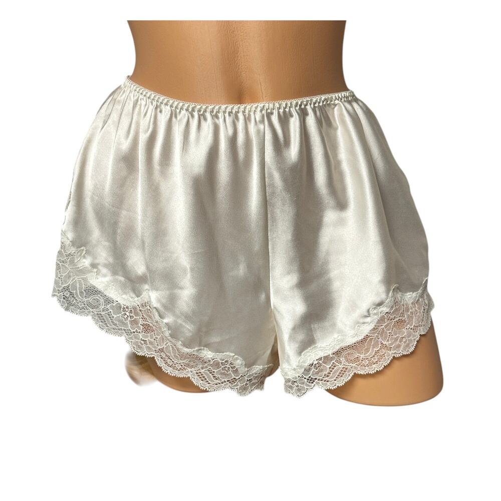 ViNTaGe Secrets in Lace Shiny Satin Tap Panties Sleep Shorts Size XL